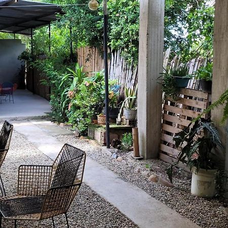Hostal Villa Del Rio Las Brisas Villavieja Bagian luar foto