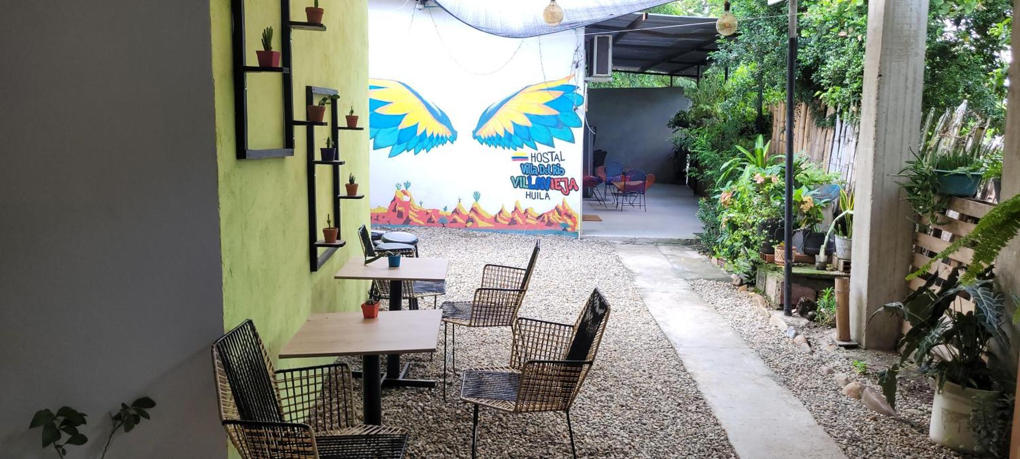 Hostal Villa Del Rio Las Brisas Villavieja Bagian luar foto