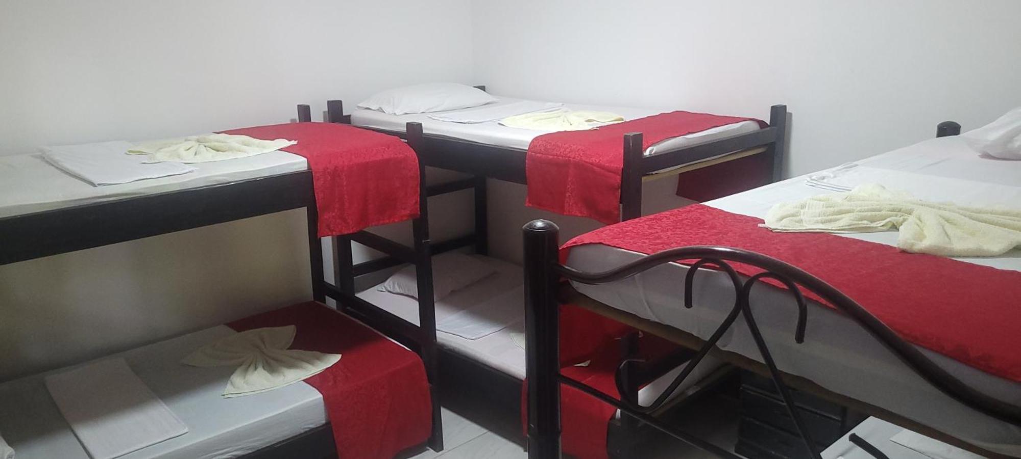 Hostal Villa Del Rio Las Brisas Villavieja Bagian luar foto