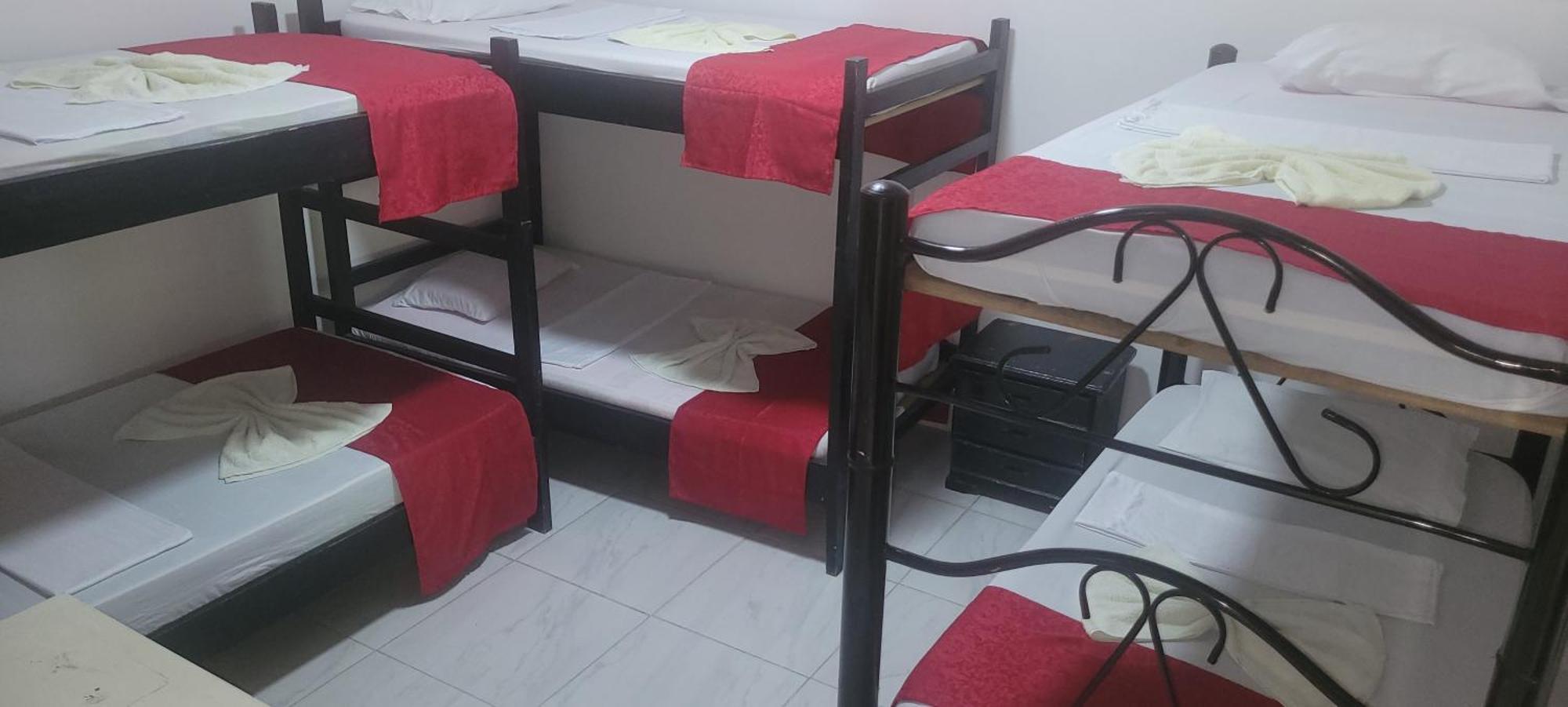 Hostal Villa Del Rio Las Brisas Villavieja Bagian luar foto