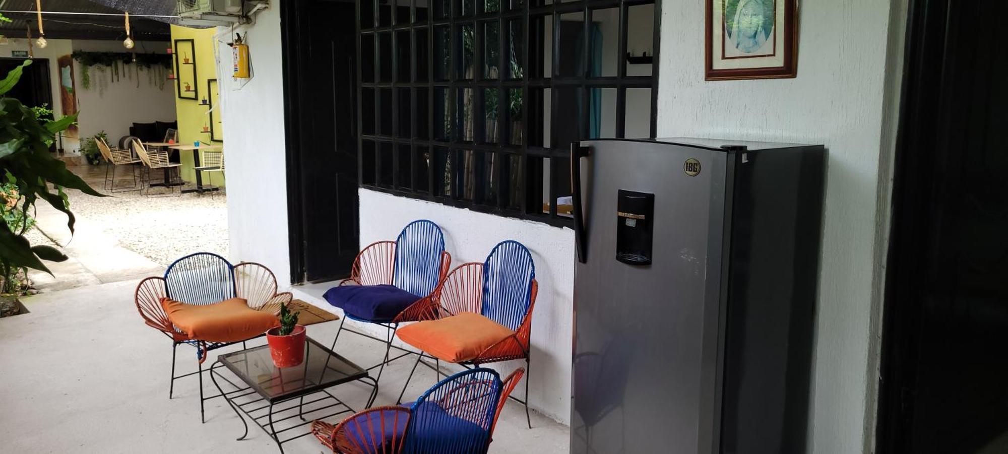Hostal Villa Del Rio Las Brisas Villavieja Bagian luar foto