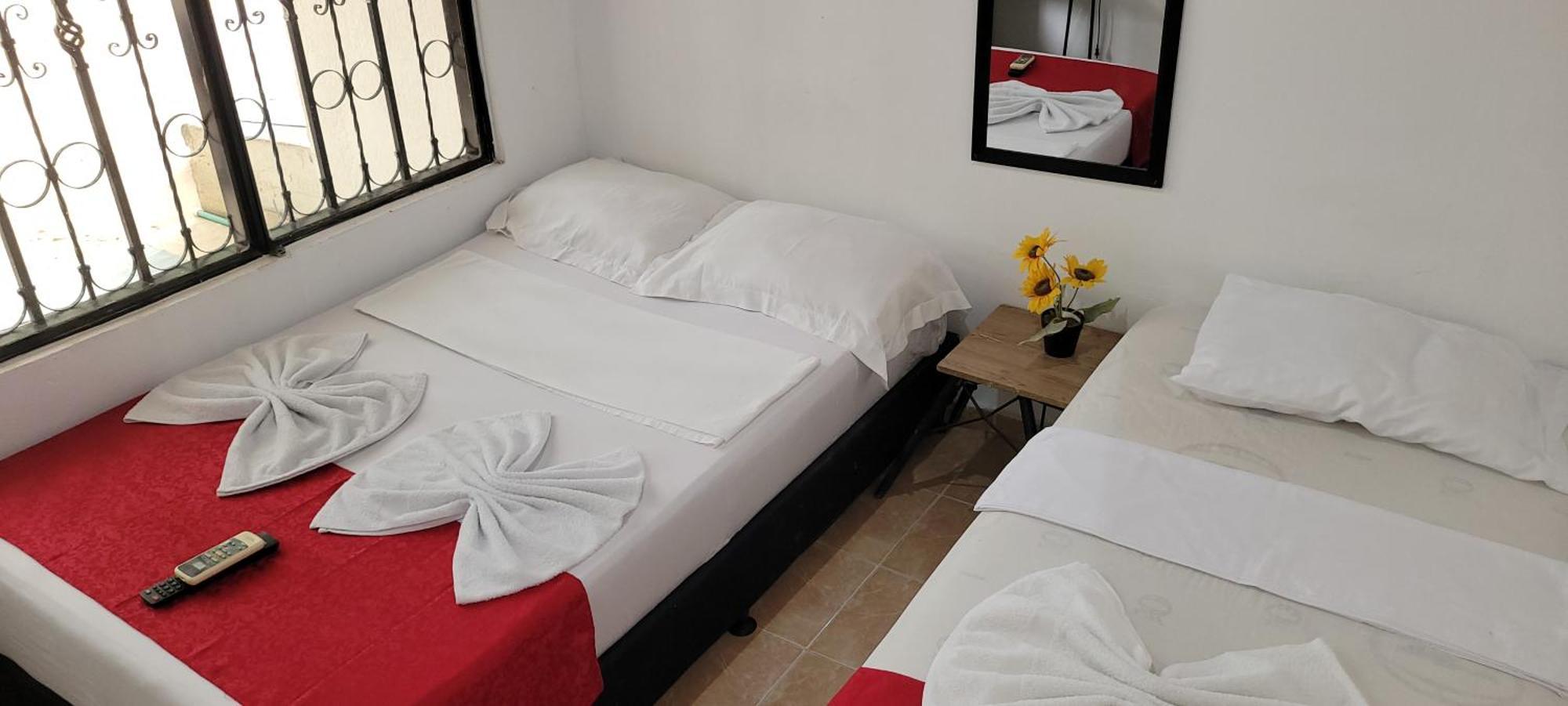 Hostal Villa Del Rio Las Brisas Villavieja Bagian luar foto